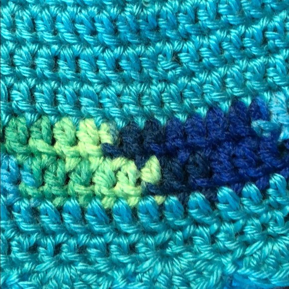 Ladies winter hat Size adult or teen New hand crochet by me - Picture 4 of 5